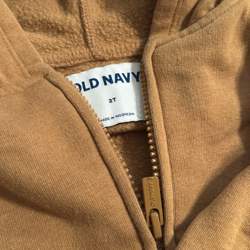 Sweatshirt - Picture 2 of 3